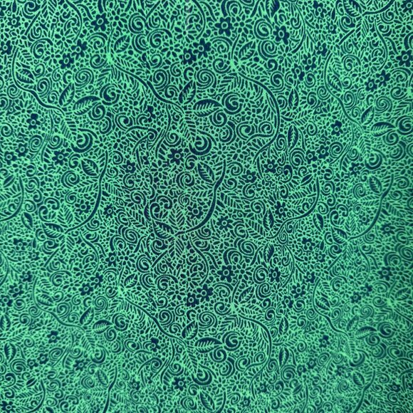 Cabi Womens Bountiful Blouse Size M Green Navy Ditsy Floral Sheer Style 5208 EUC - Picture 4 of 9